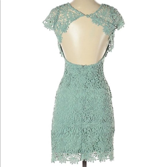 Lulu's Dress S - Picture 2 of 5